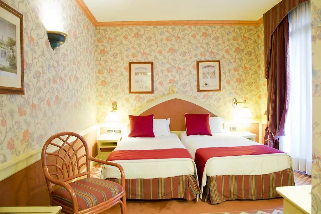 Hotel Milano Regency 4*,