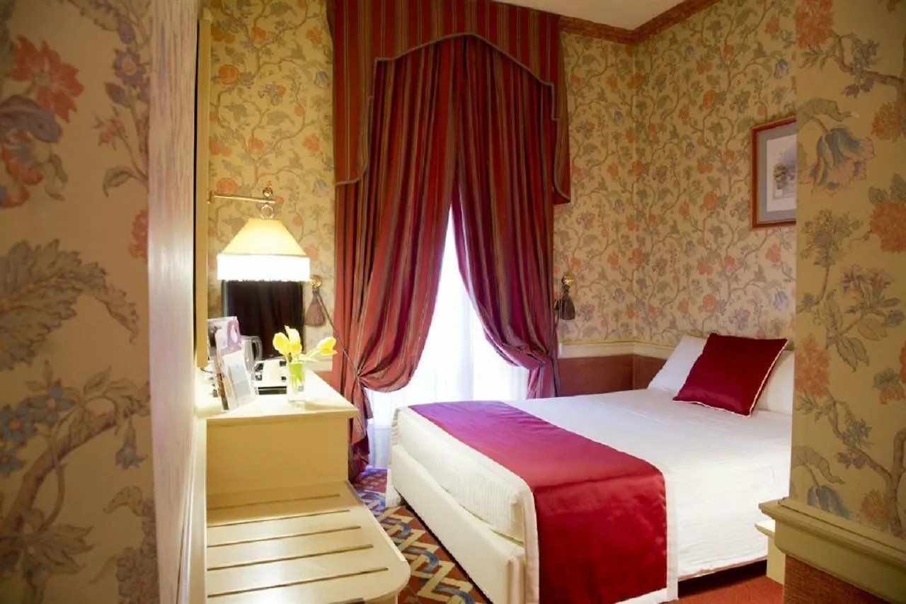 Hotel Milano Regency 4*,